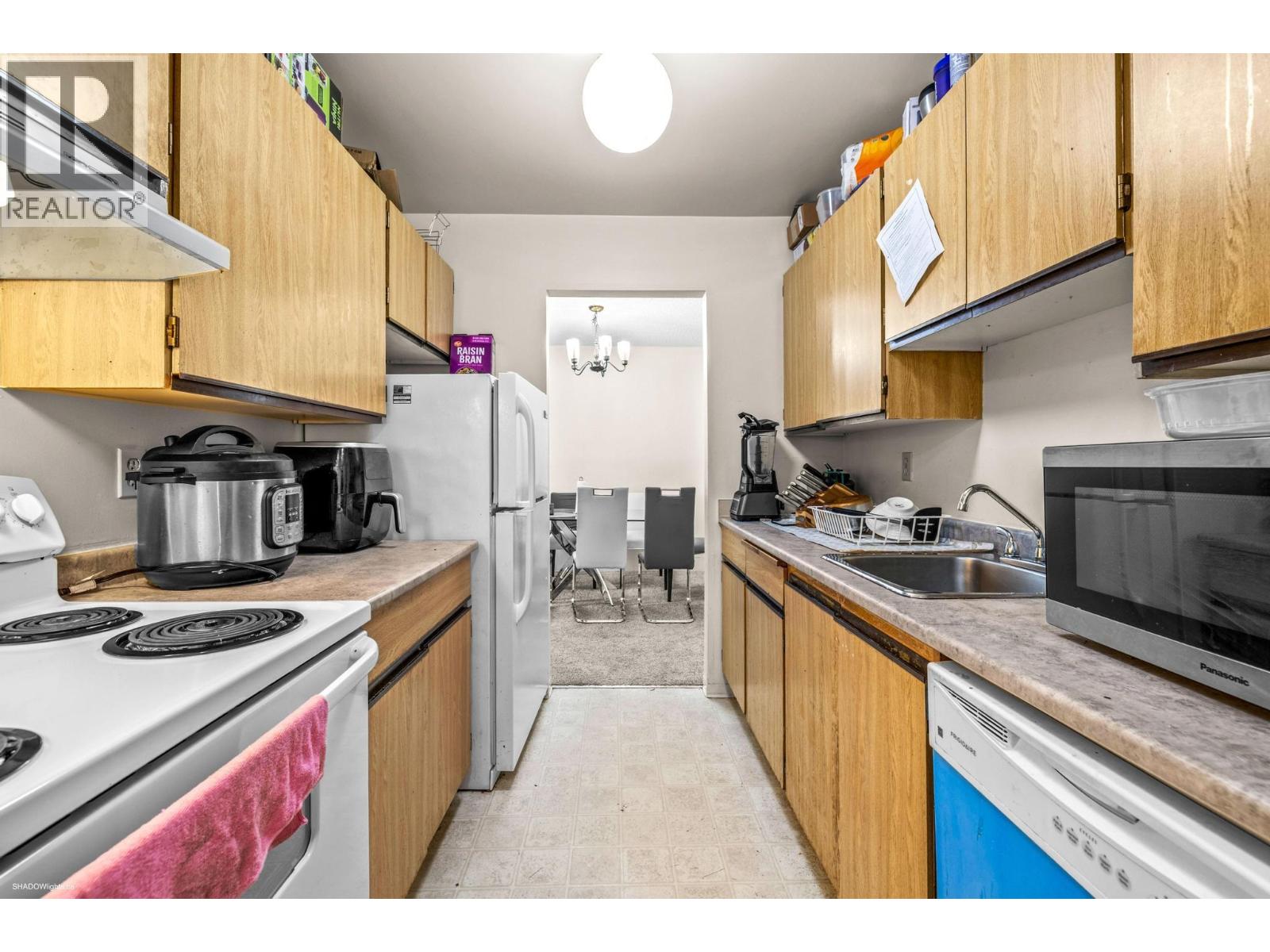 #211-8400 LANSDOWNE Road, Richmond