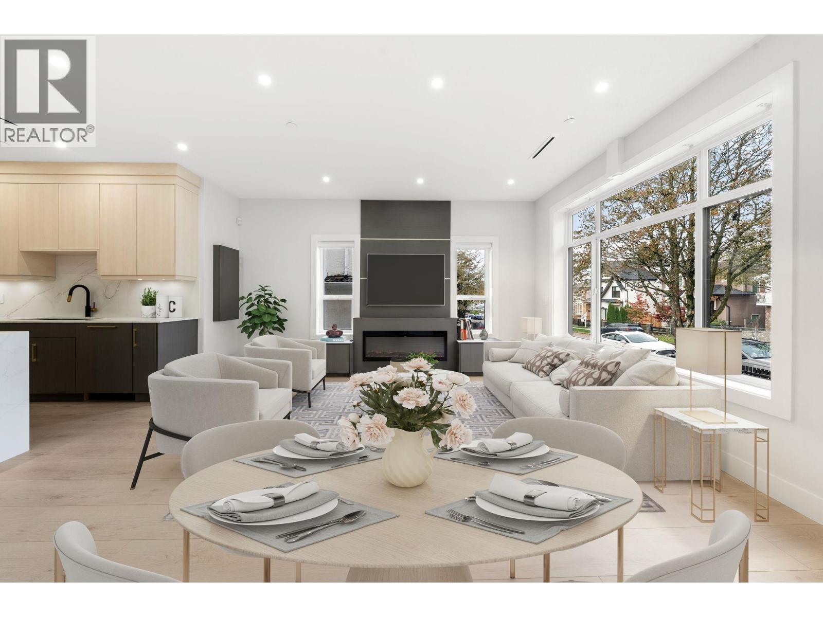 1 3274 E 44TH AVENUE - Photo 3 of 40, Vancouver, British Columbia