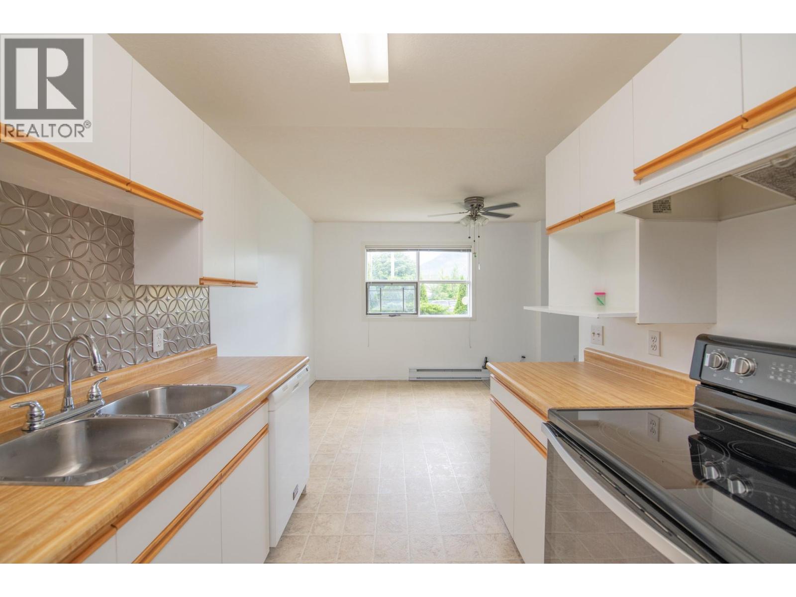 103 703 Granville Avenue, Enderby