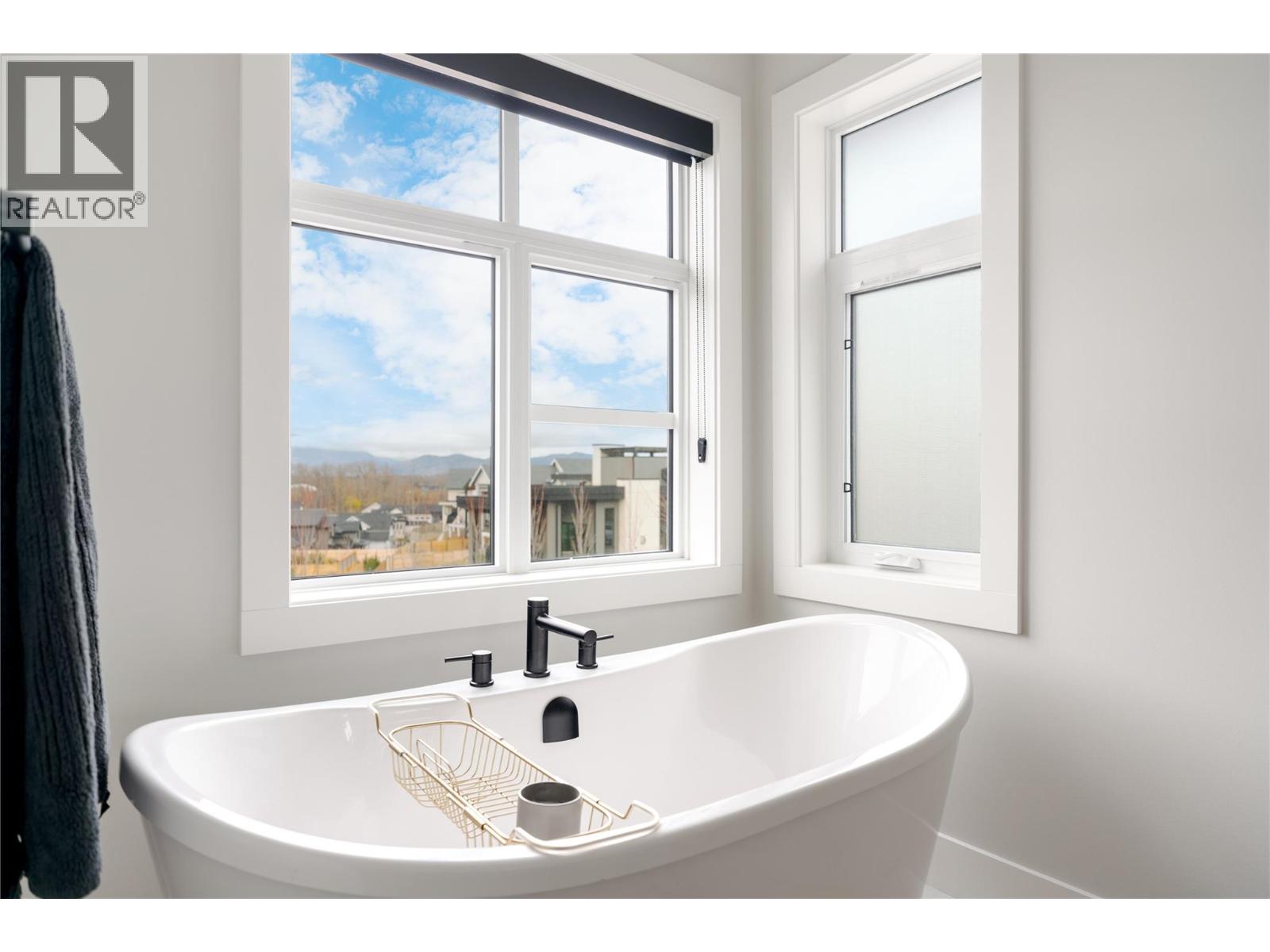 4315 Ladd Court, Kelowna