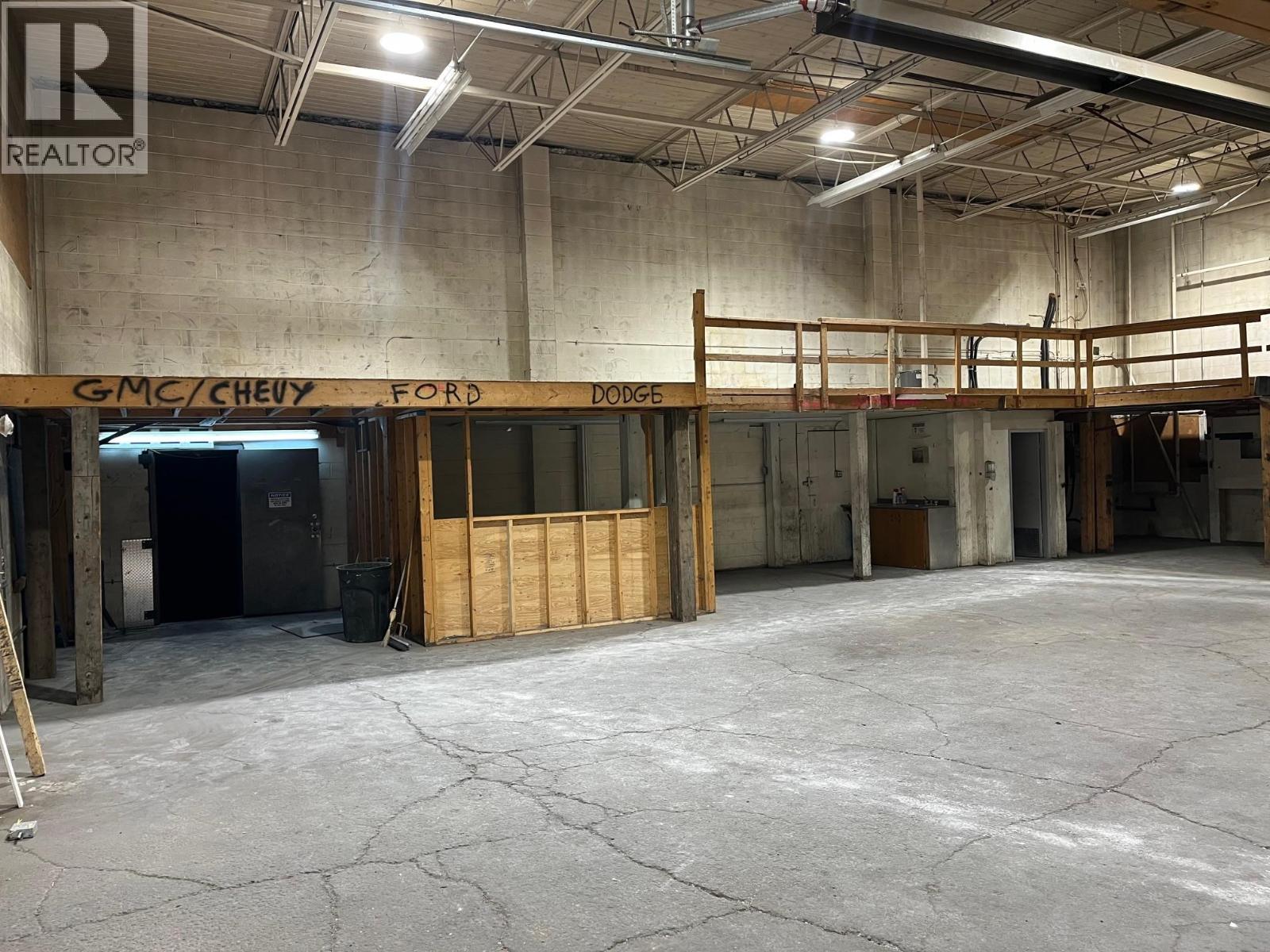 Photo 11 of 23 — 1594 NICHOLSON STREET · Prince George, BC