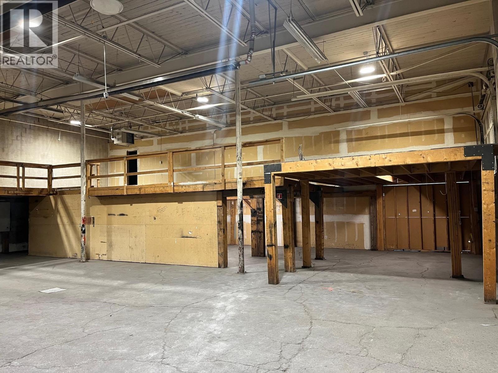 Photo 9 of 23 — 1594 NICHOLSON STREET · Prince George, BC