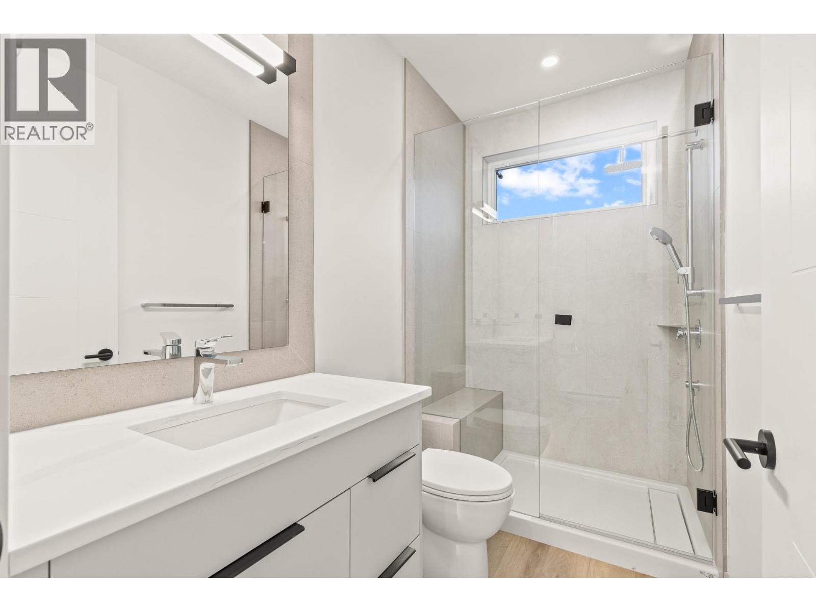 5584 Upper Mission Court, Kelowna