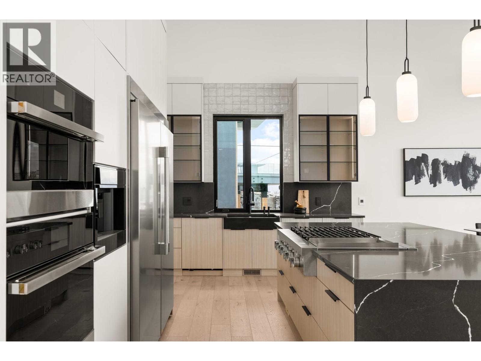 5584 Upper Mission Court, Kelowna