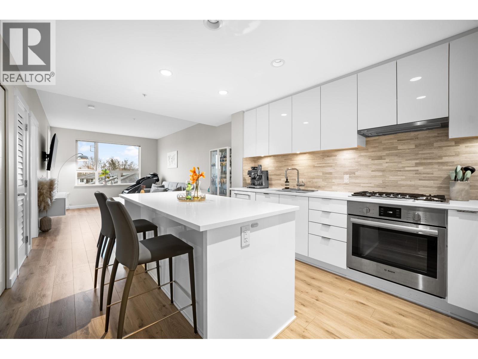 #511-9233 ODLIN Road, Richmond