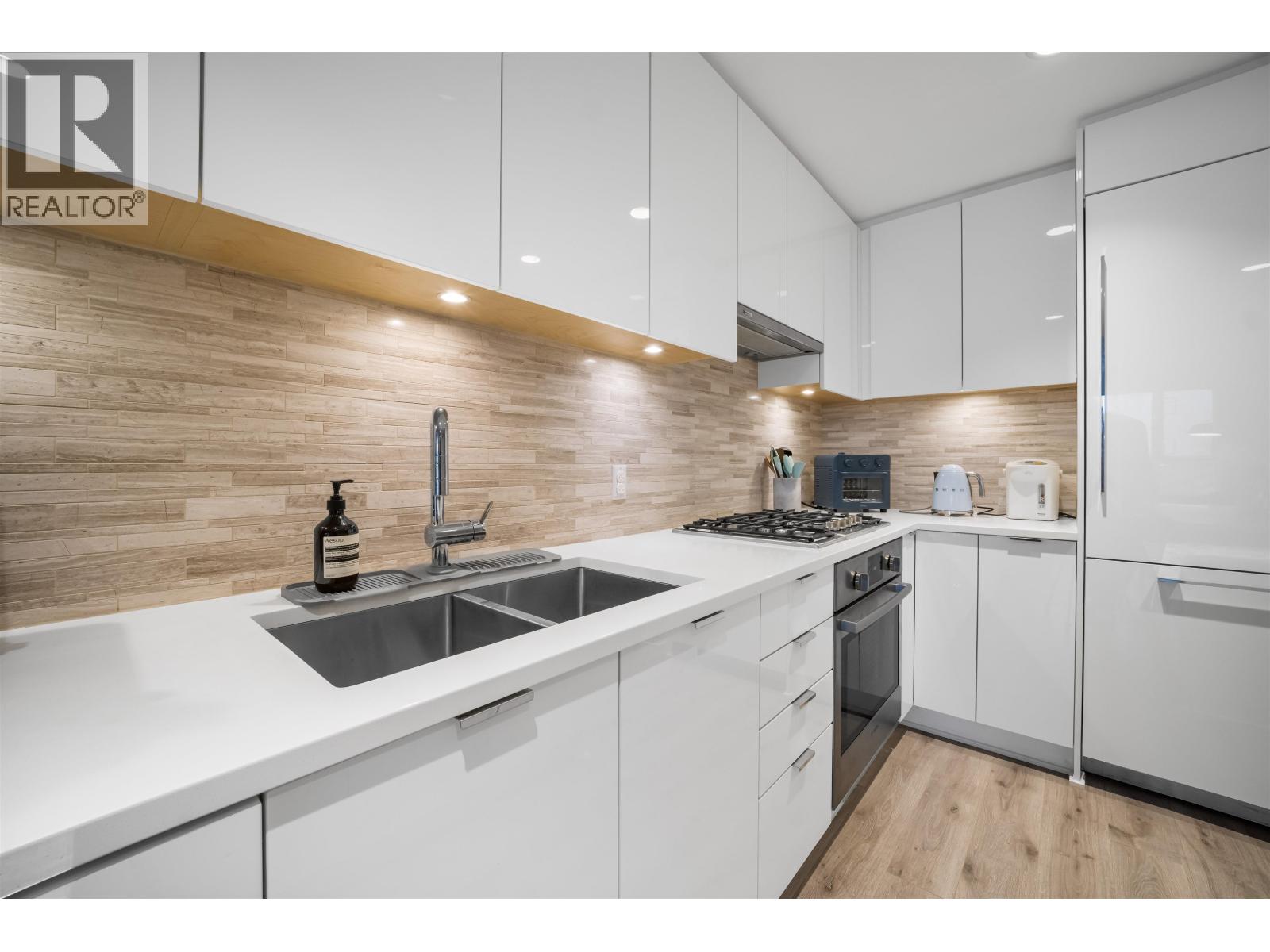 #511-9233 ODLIN Road, Richmond