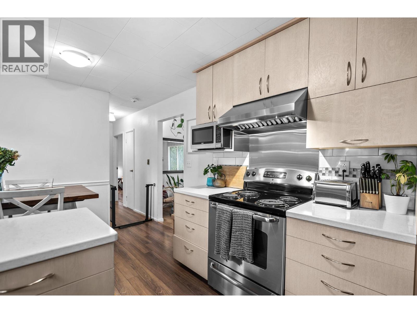 37963 FOURTH AVENUE, Squamish