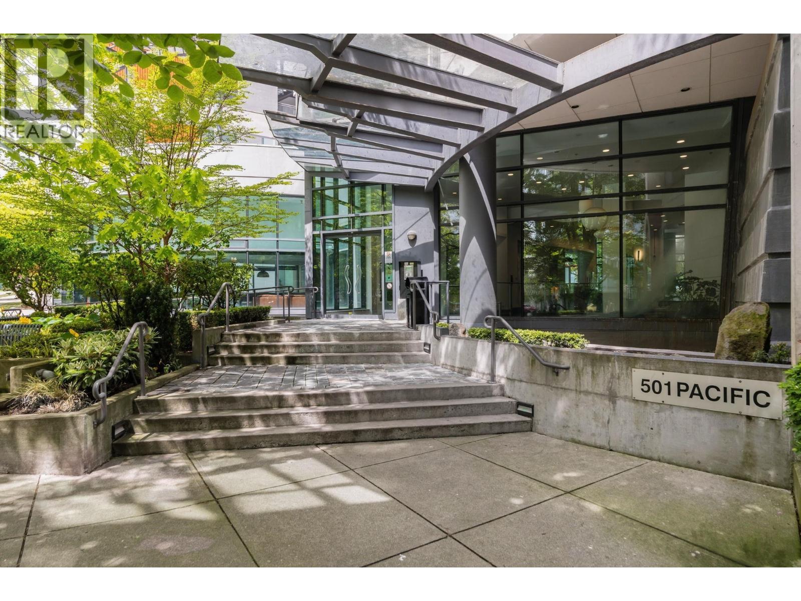 2006 501 PACIFIC STREET, Vancouver
