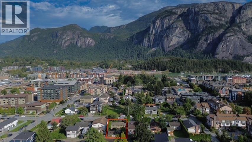 37963 FOURTH AVENUE, Squamish