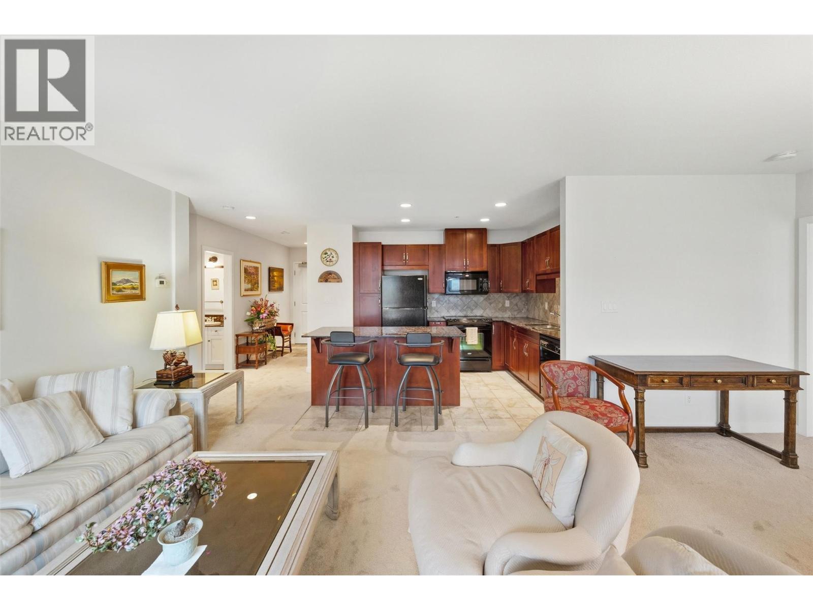 3301 Skaha Lake Road Unit# 704, Penticton