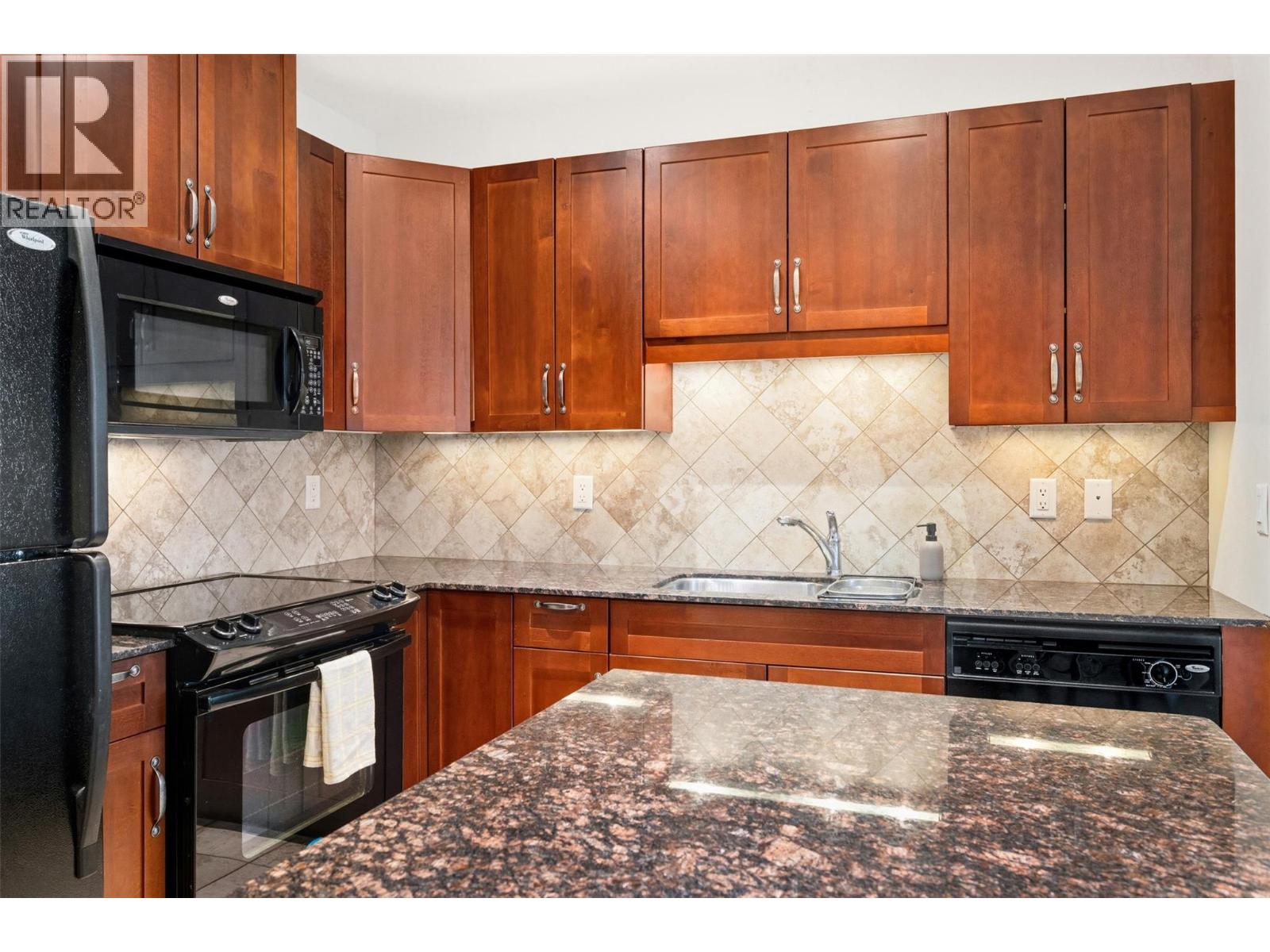 #704 3301 Skaha Lake Road - 4