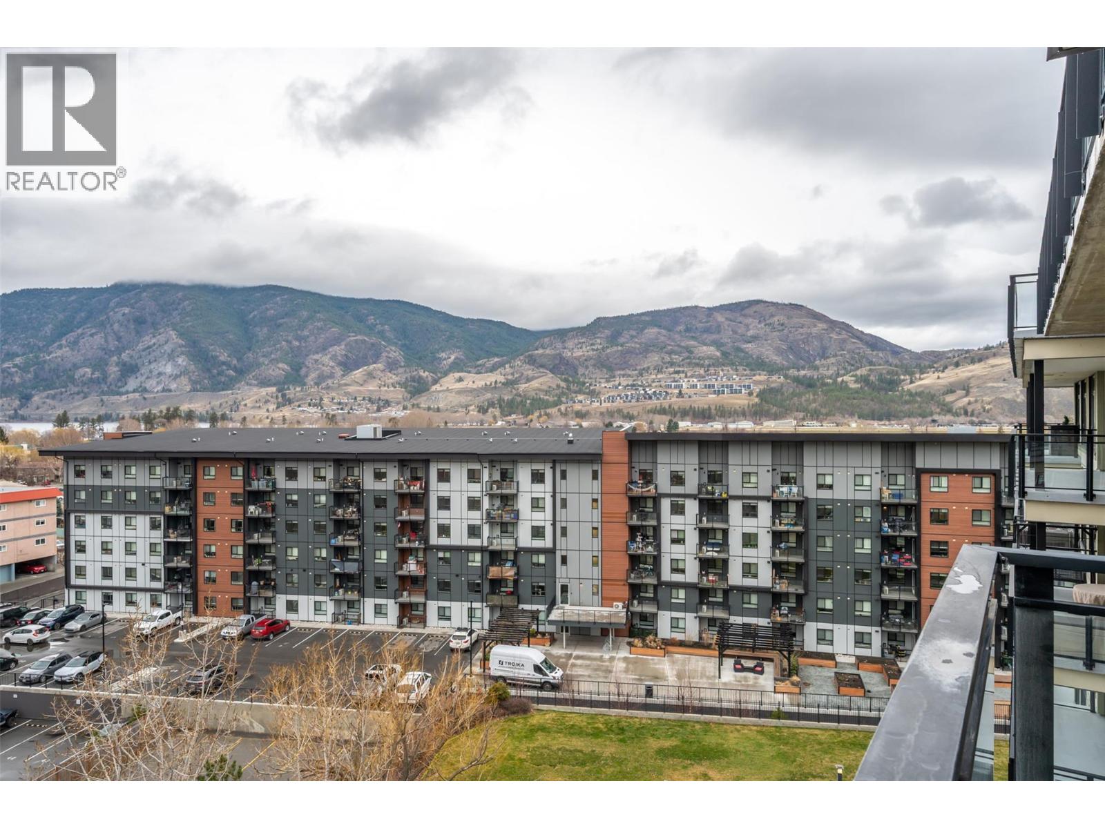 #704 3301 Skaha Lake Road - 40