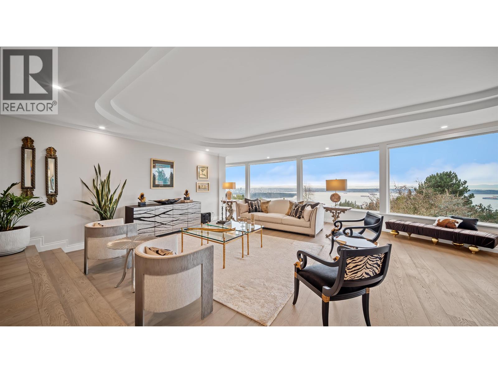 1439 CHIPPENDALE ROAD - Photo 3 of 40, West Vancouver, British Columbia