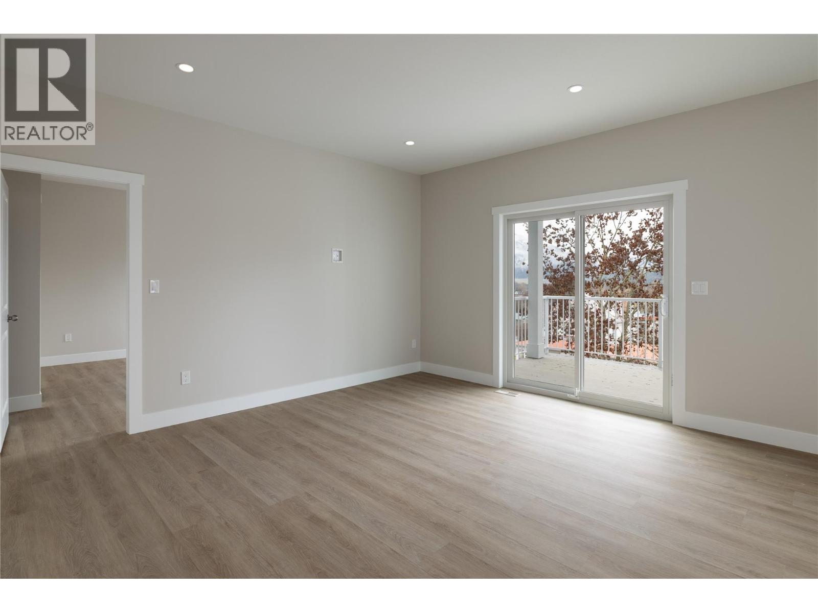 806 Cliff Avenue Unit# 102, Enderby