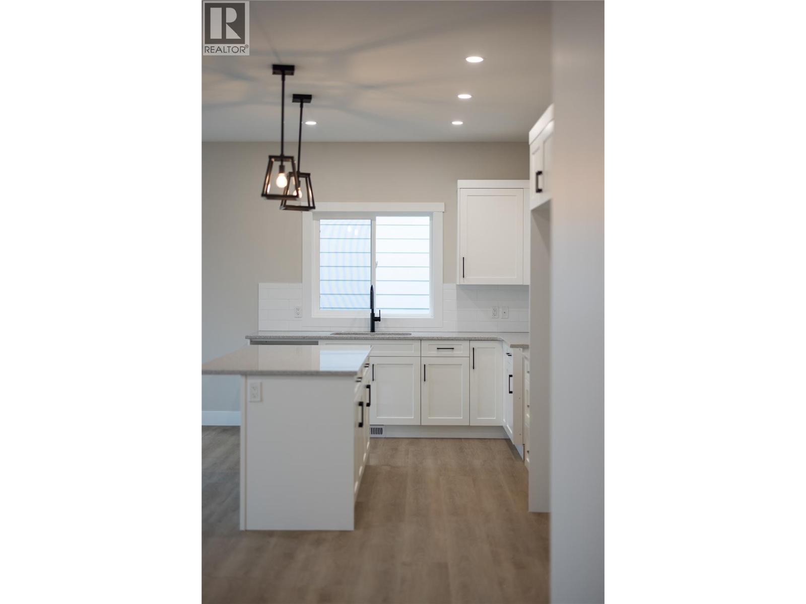 806 Cliff Avenue Unit# 102, Enderby