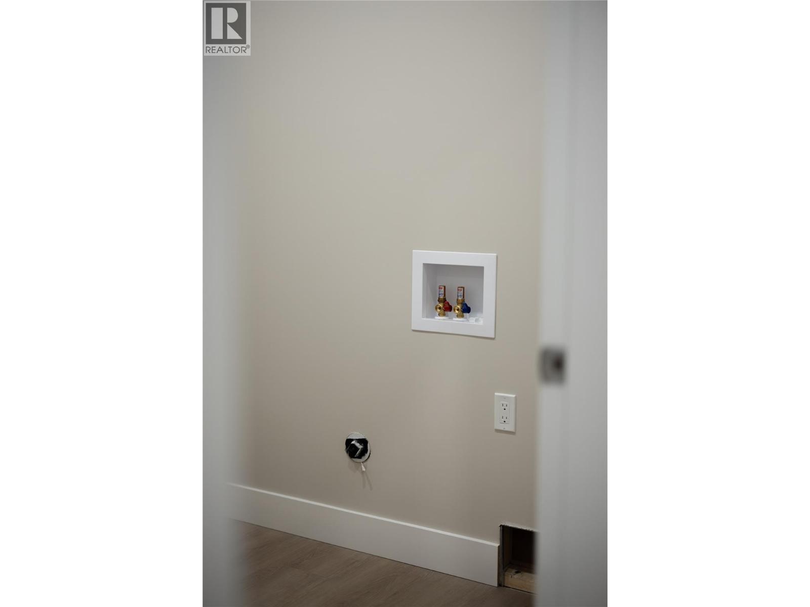 806 Cliff Avenue Unit# 102, Enderby