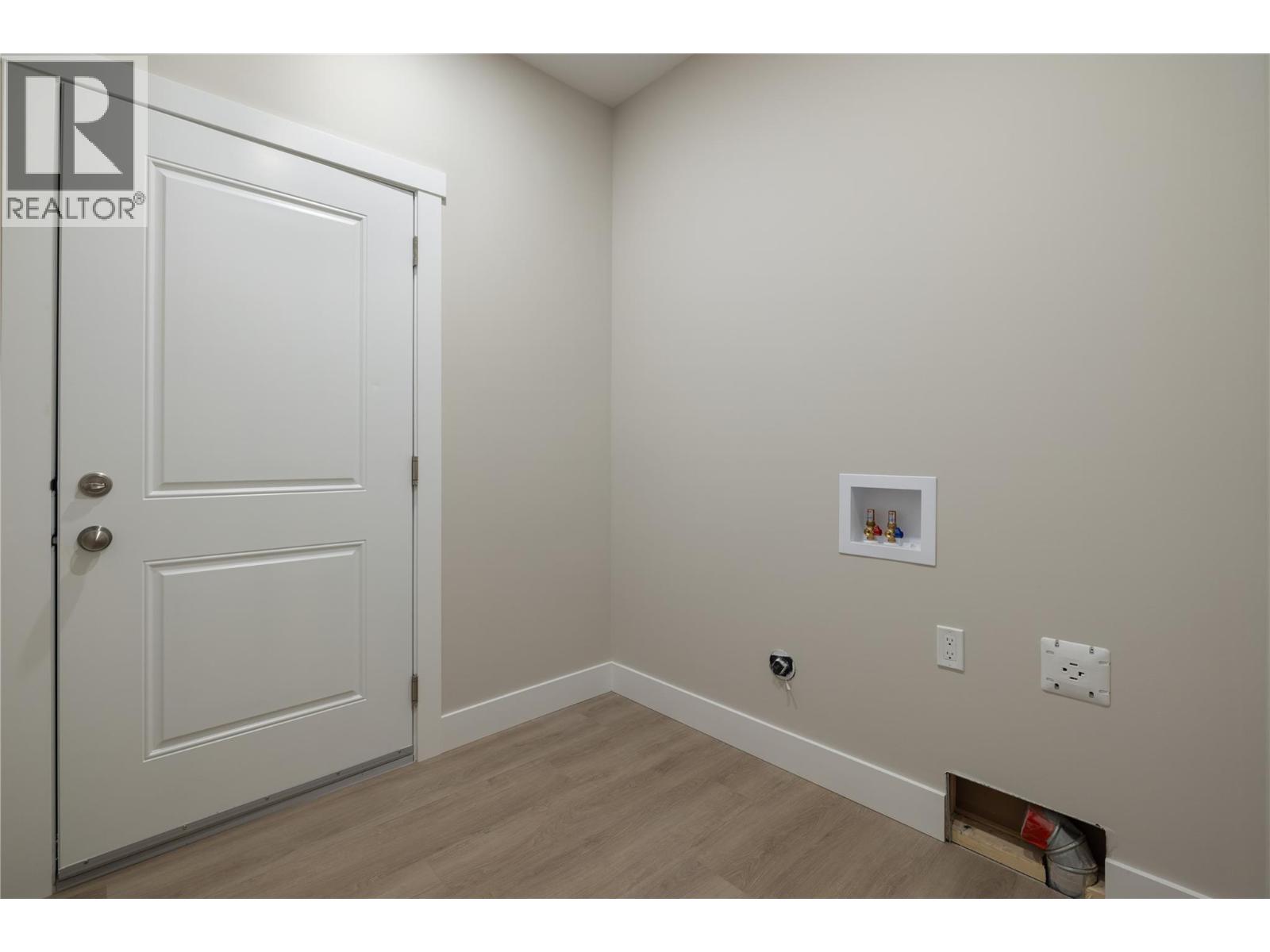 806 Cliff Avenue Unit# 102, Enderby