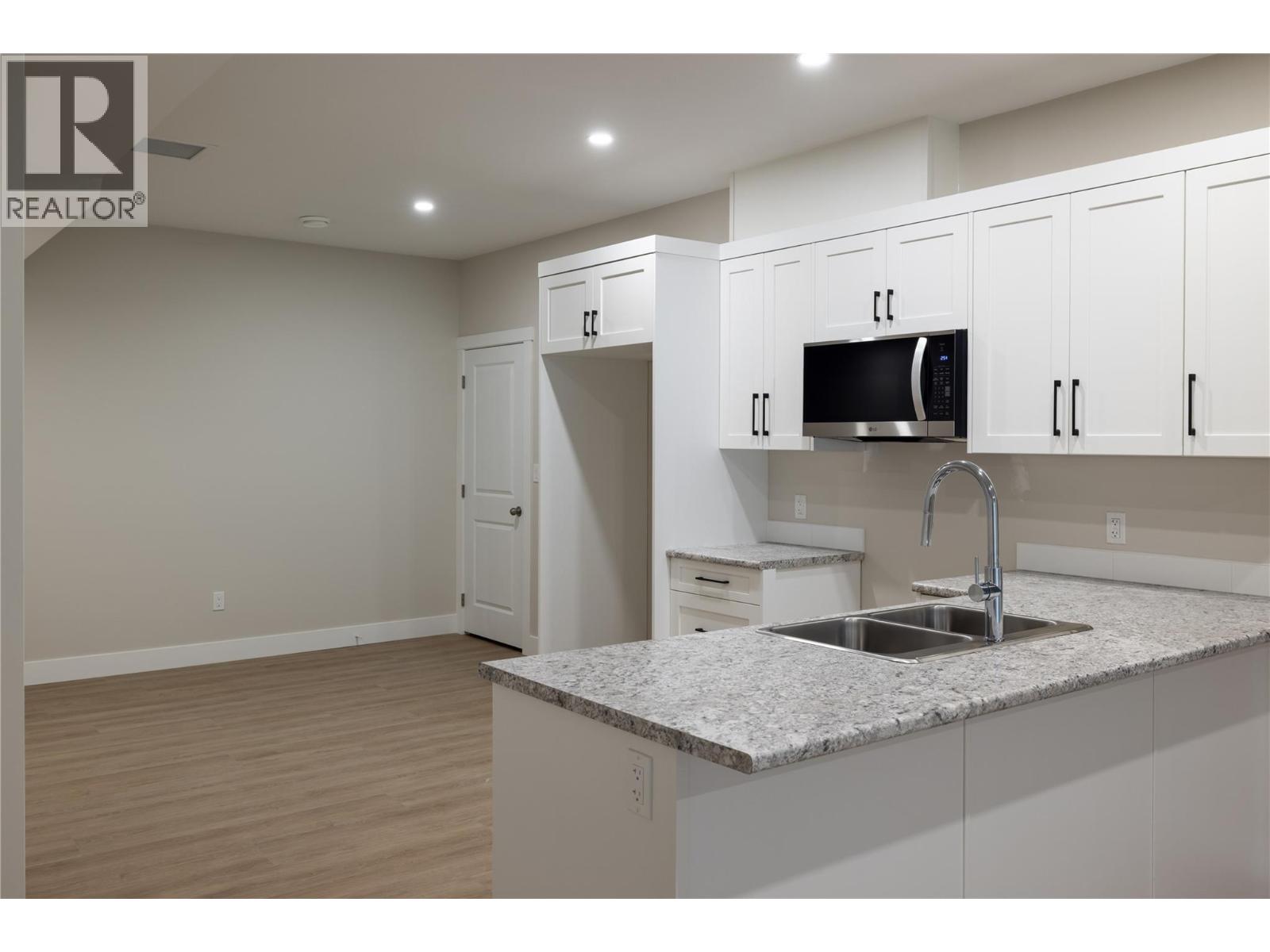 806 Cliff Avenue Unit# 102, Enderby