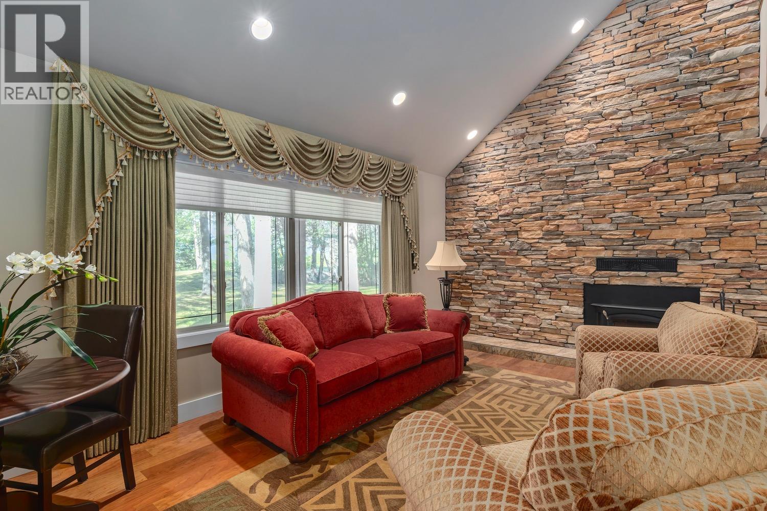 8566 EACRETT ROAD - 13