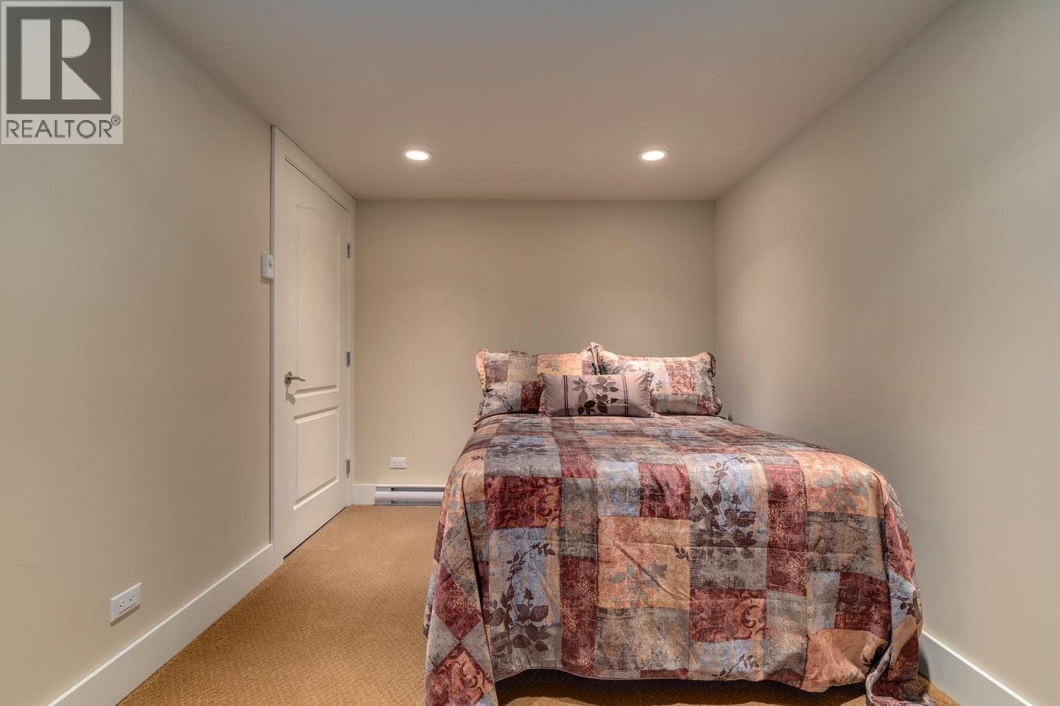 8566 EACRETT ROAD - 40