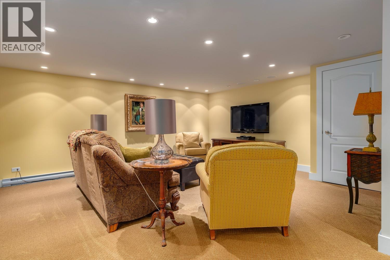 8566 EACRETT ROAD - 36