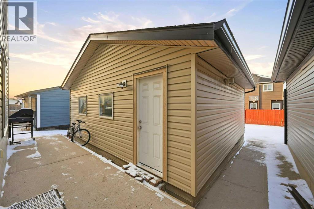 Single Family House Bi-level for Sale in  Saddlemont Road NE Saddle Ridge Calgary 