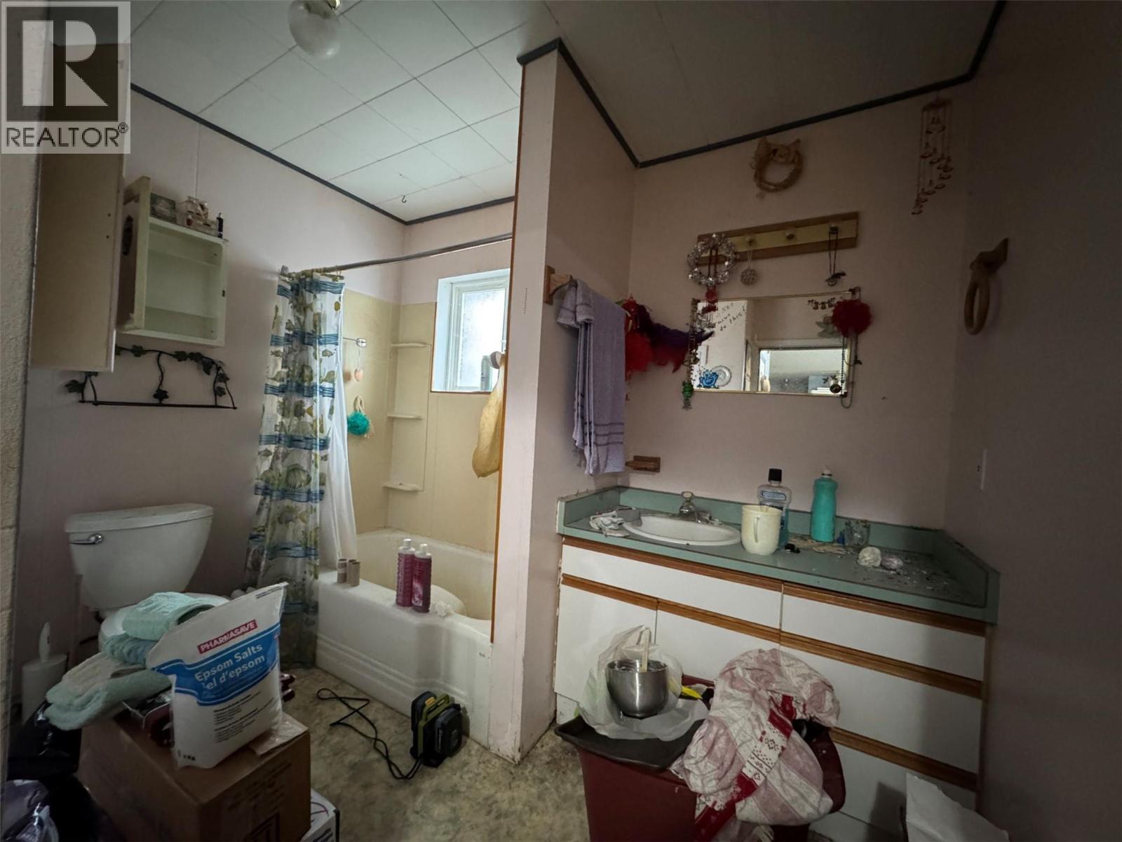 8175 Riverside Drive, Grand Forks