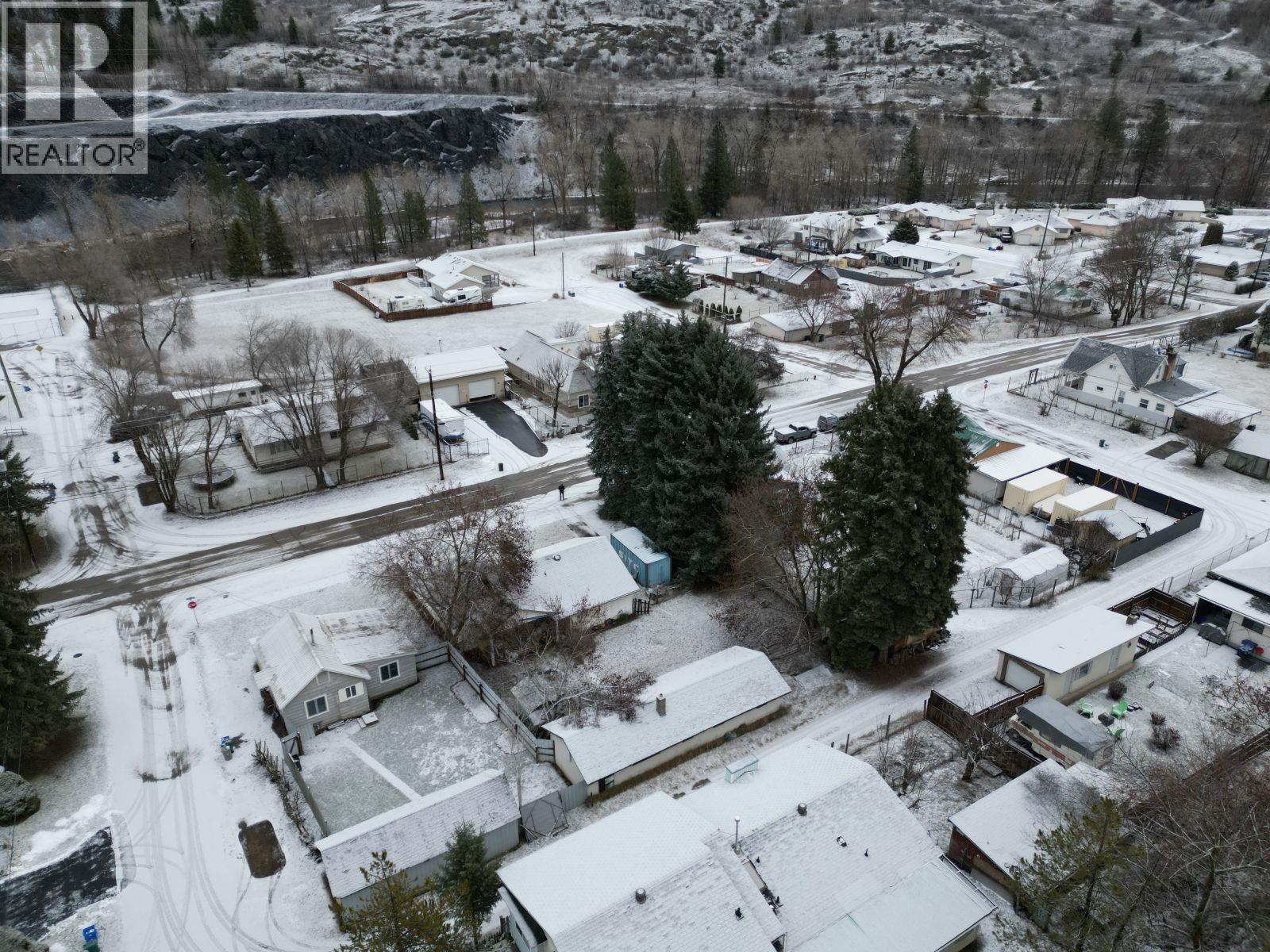 8175 Riverside Drive, Grand Forks