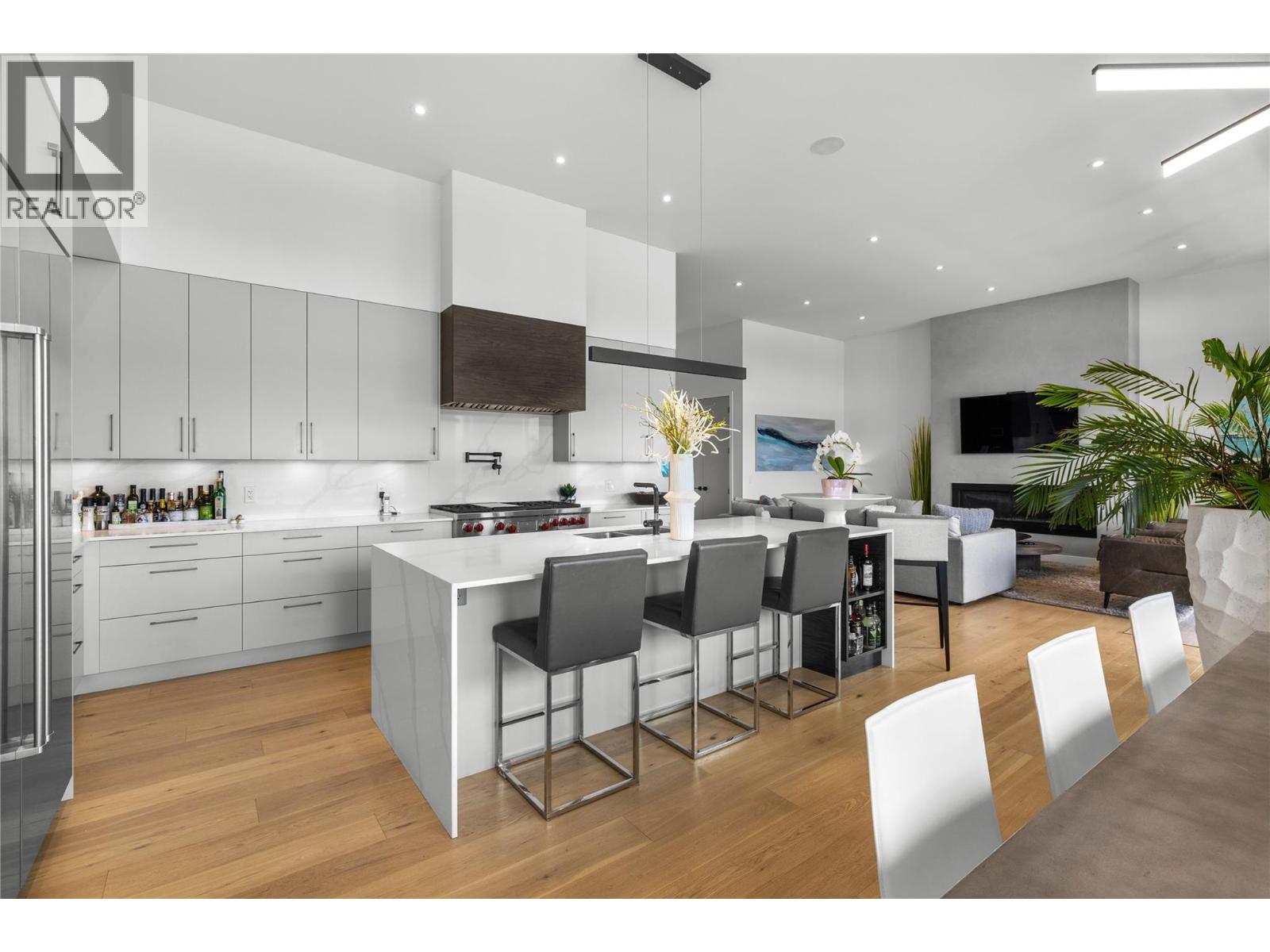  392 Stellar Drive, Kelowna