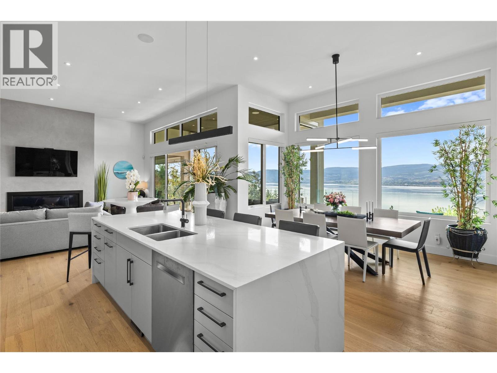  392 Stellar Drive, Kelowna