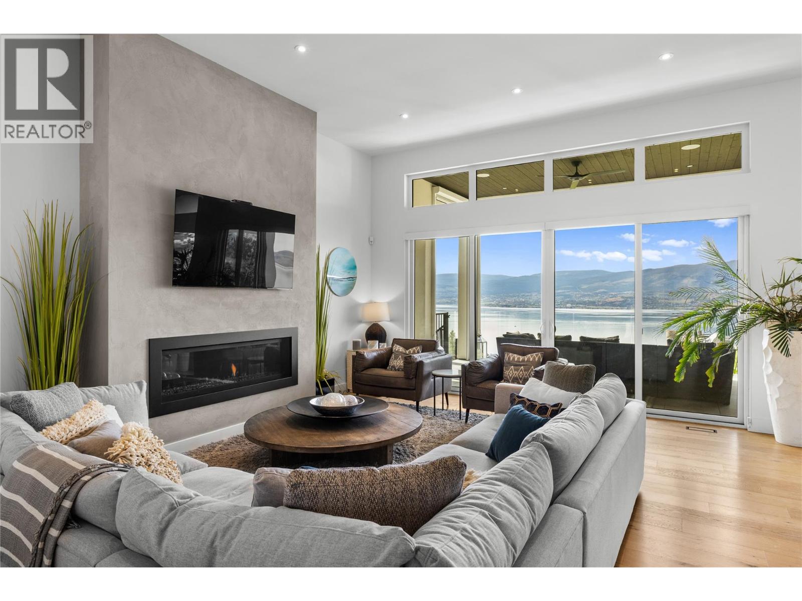  392 Stellar Drive, Kelowna