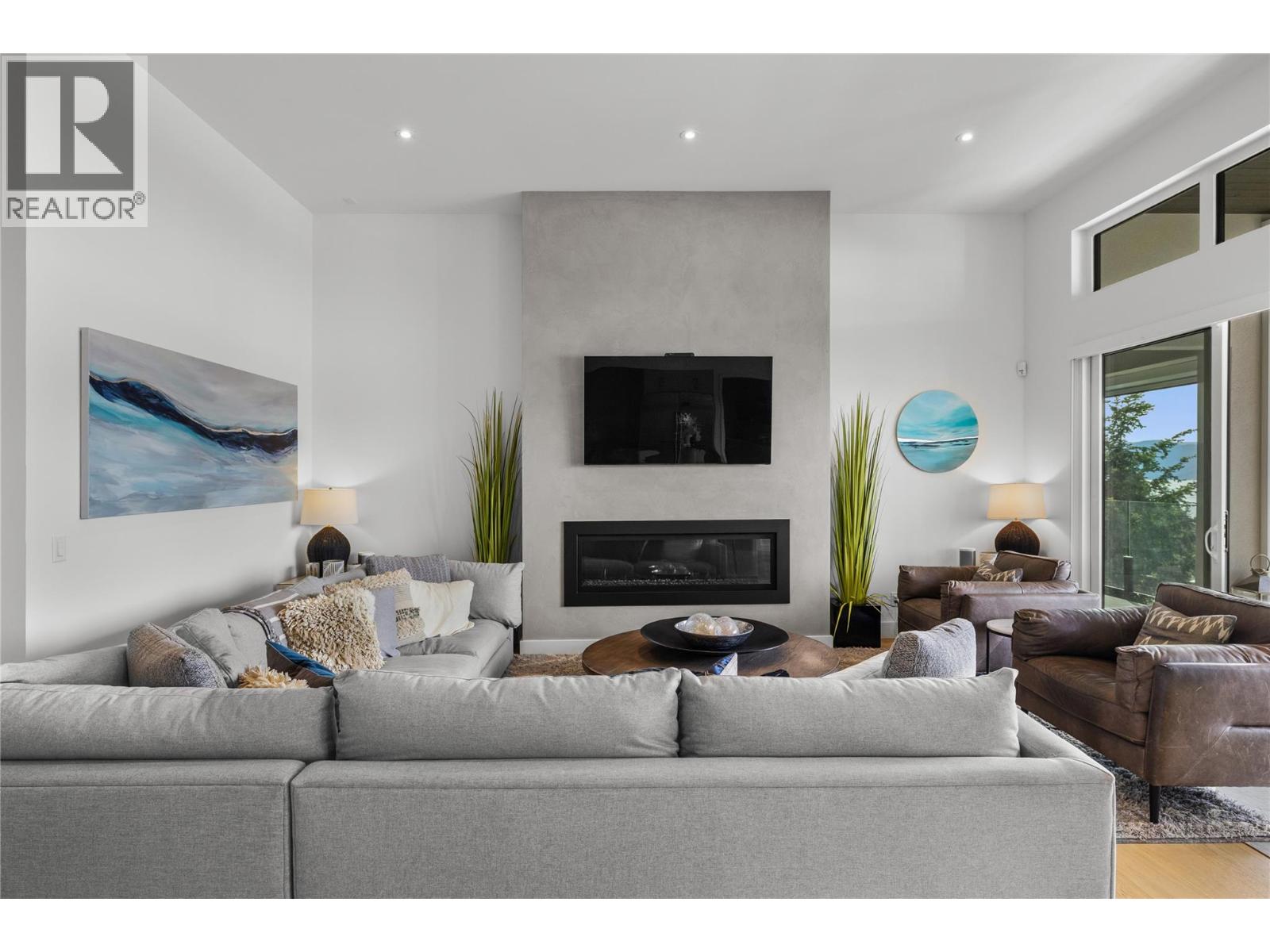  392 Stellar Drive, Kelowna