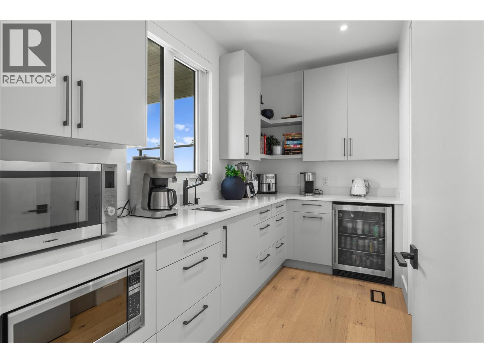  392 Stellar Drive, Kelowna