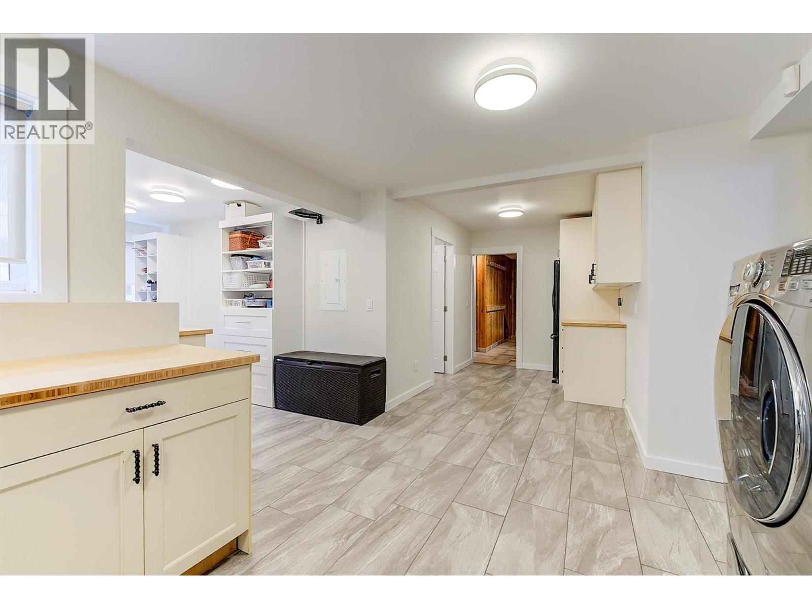 1506 Johnson Street, Summerland