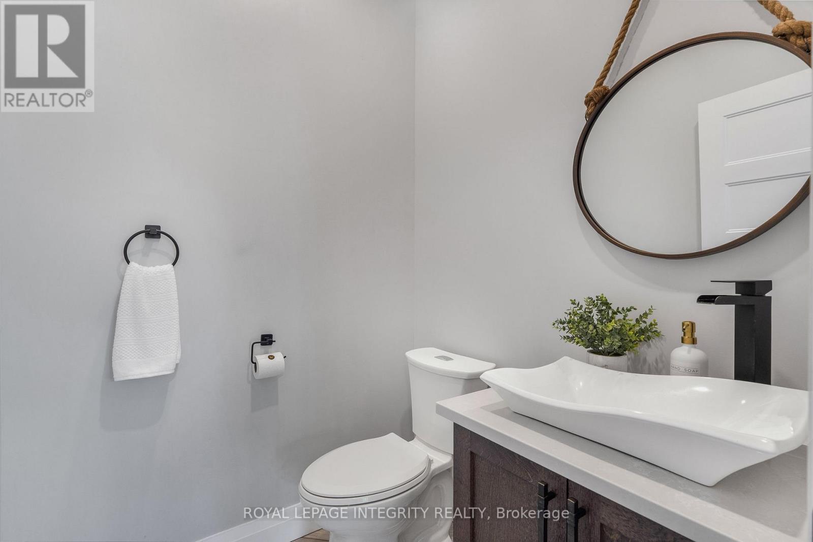 278 ROXANNE STREET - 24