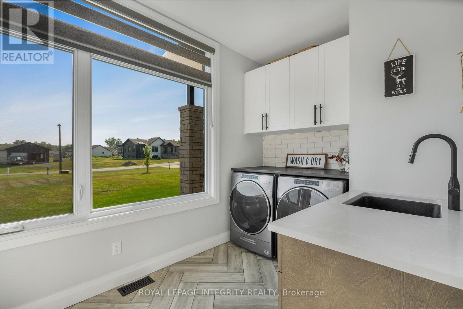 278 ROXANNE STREET - 25