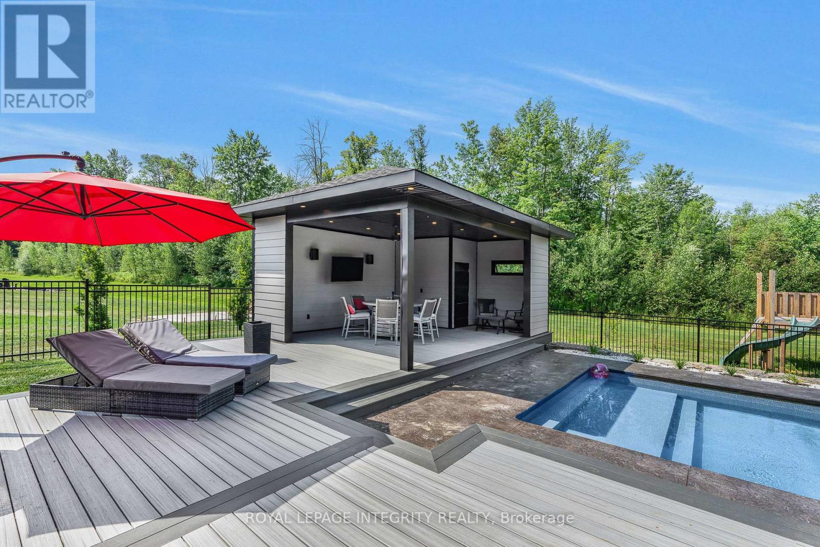 278 ROXANNE STREET - 32