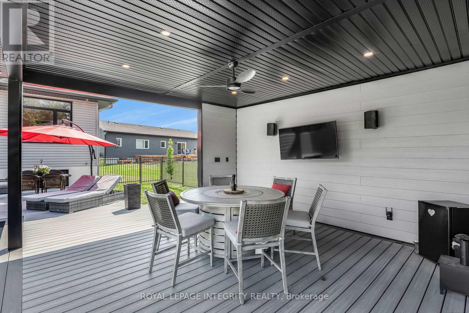 278 ROXANNE STREET - 35