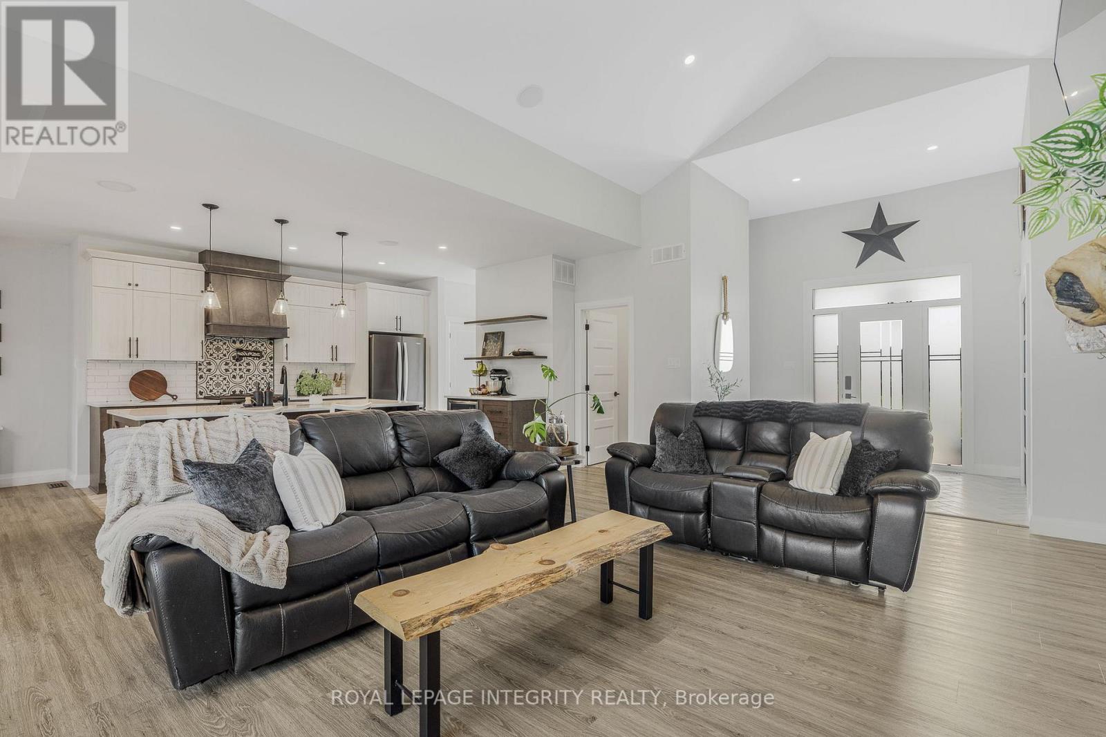 278 ROXANNE STREET - 7