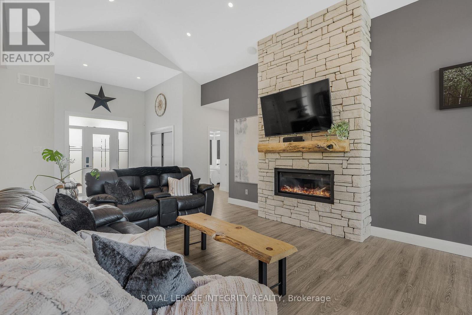 278 ROXANNE STREET - 8