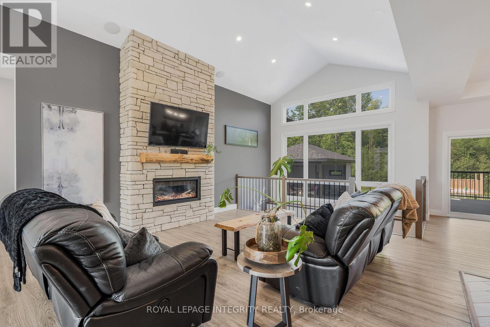 278 ROXANNE STREET - 9