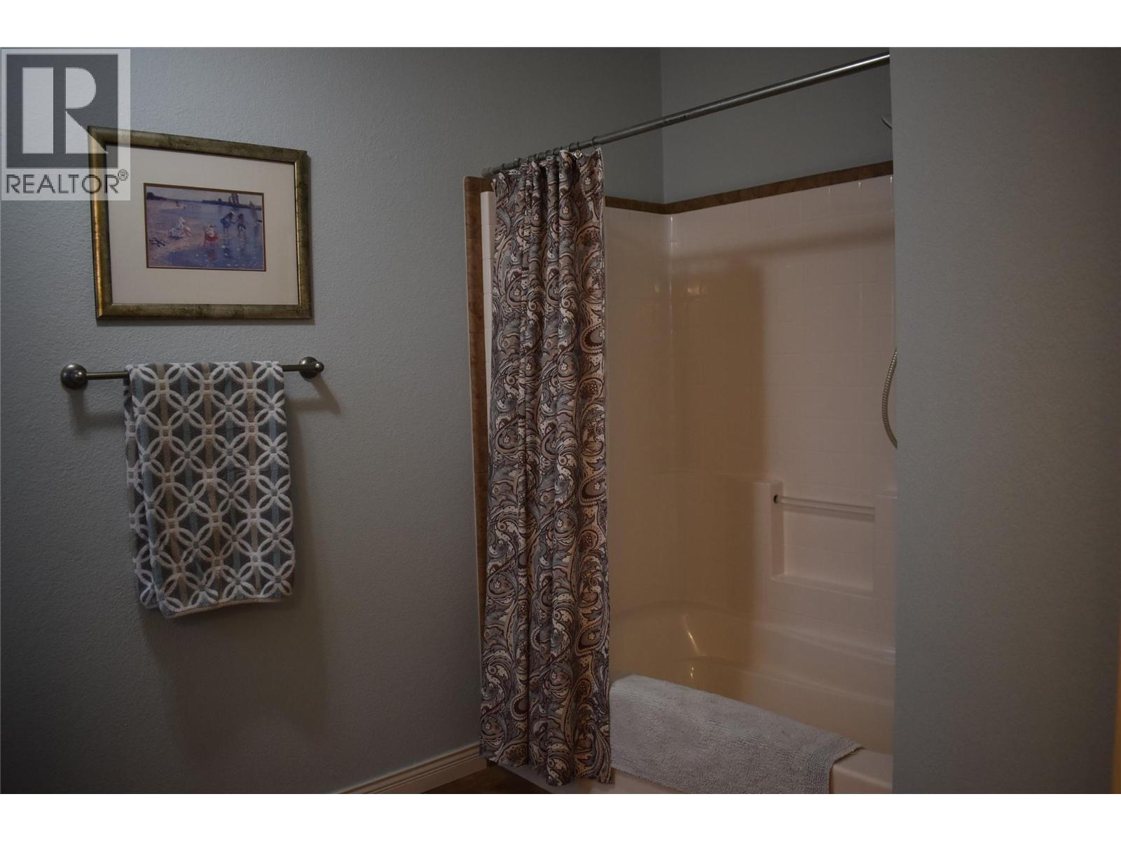 41 8300 Gallagher Lake Frontage Road, Oliver