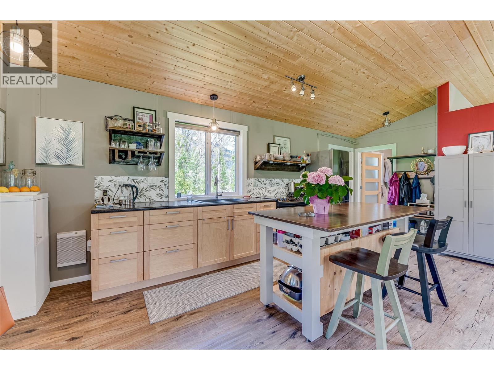 3315 Fiva Creek Road S, Westbridge