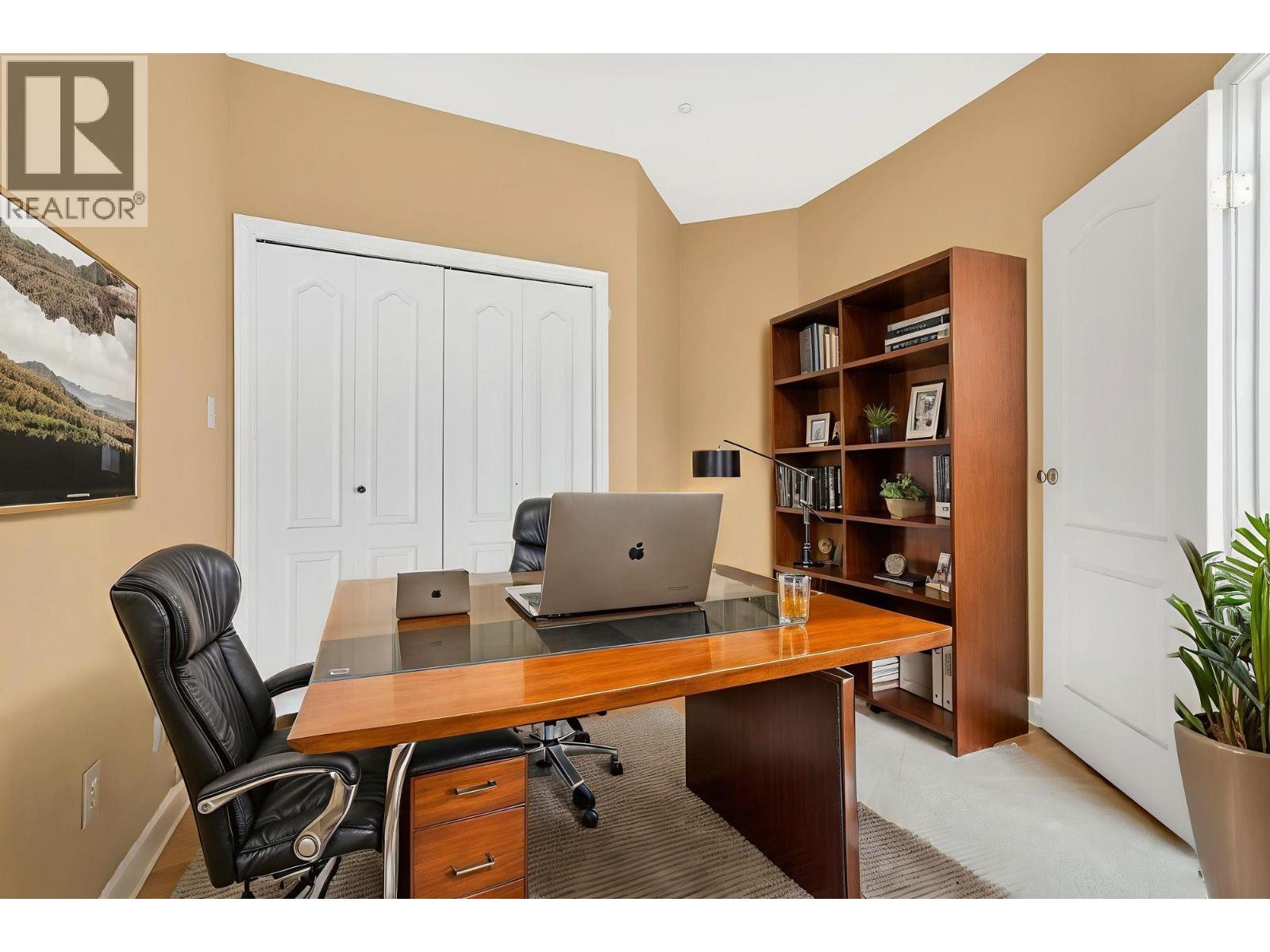 #304-4753 RIVER Road West, Ladner