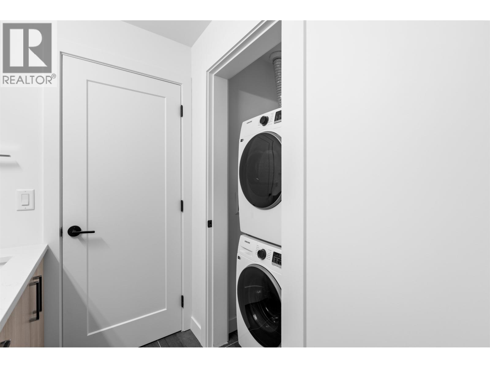 221 2002 ST. GEORGE STREET, Port Moody