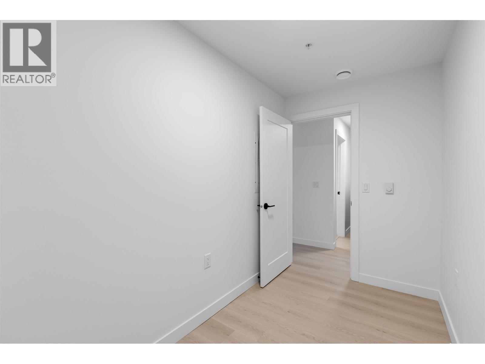 221 2002 ST. GEORGE STREET, Port Moody