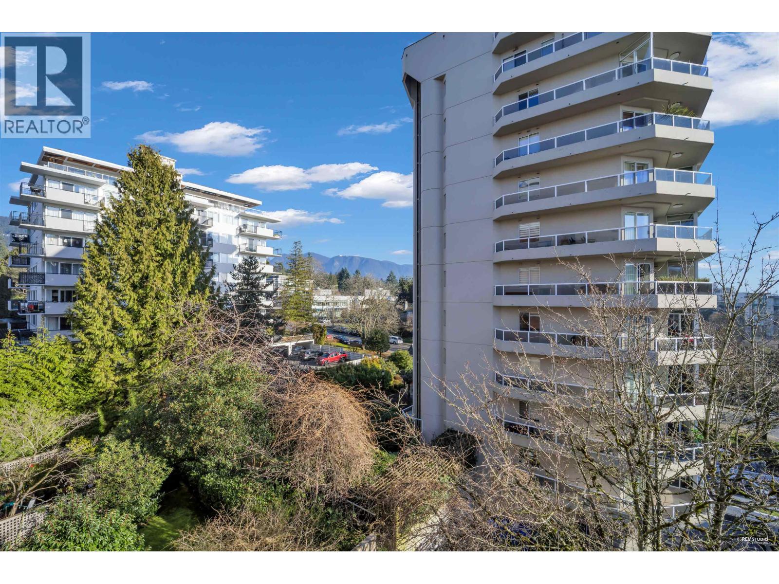 502 1737 DUCHESS AVENUE, West Vancouver