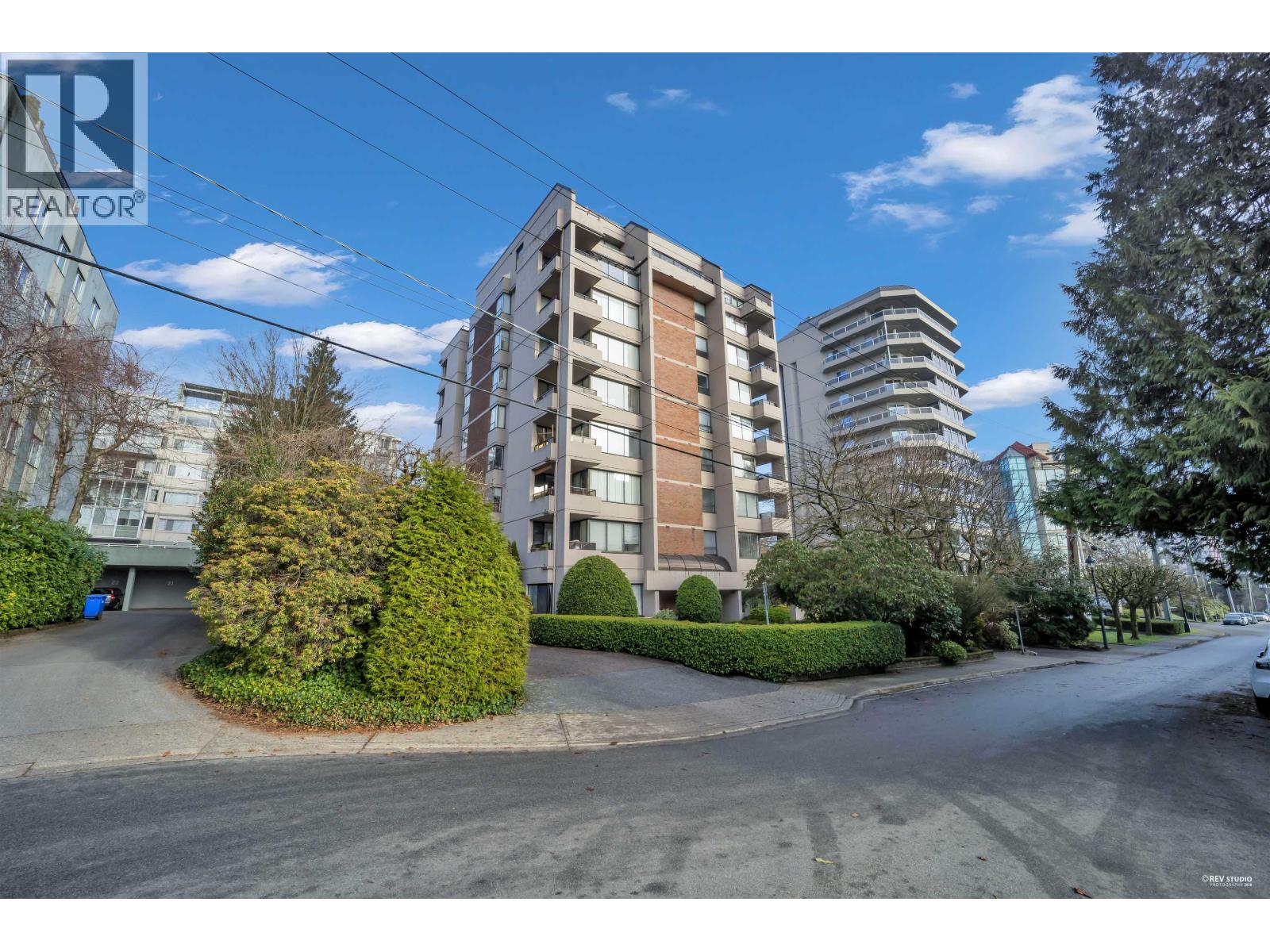 502 1737 DUCHESS AVENUE, West Vancouver