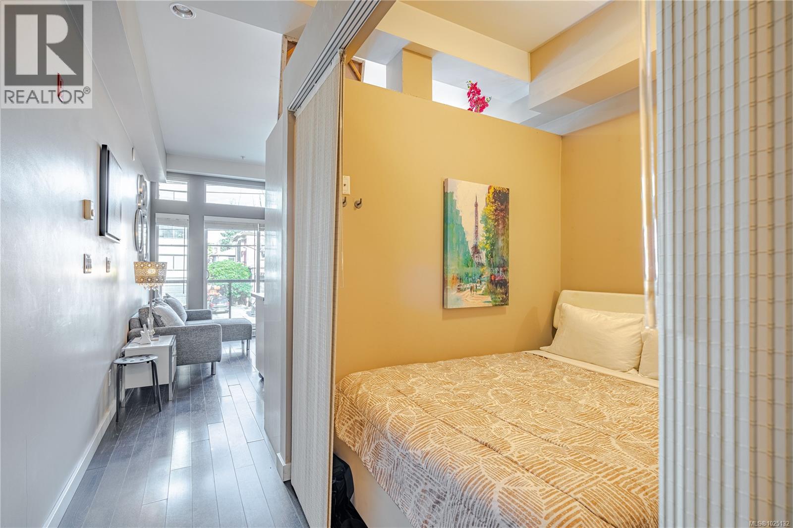 203 1121 Fort Street, Victoria