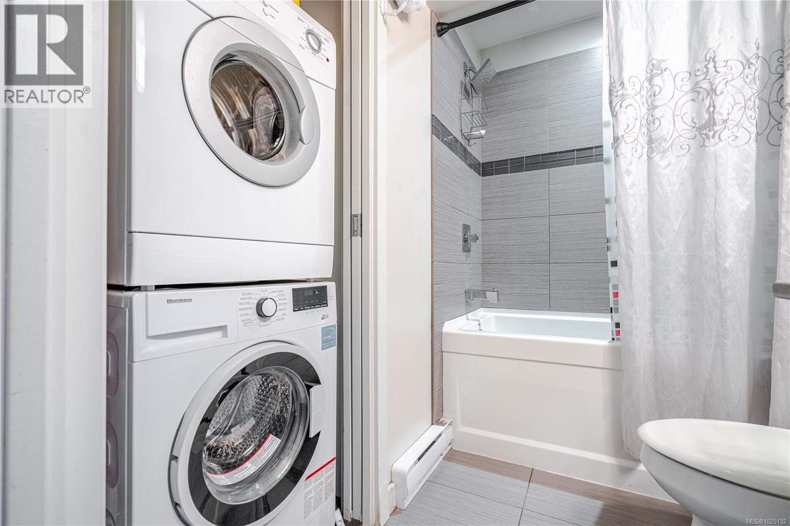 203 1121 Fort Street, Victoria